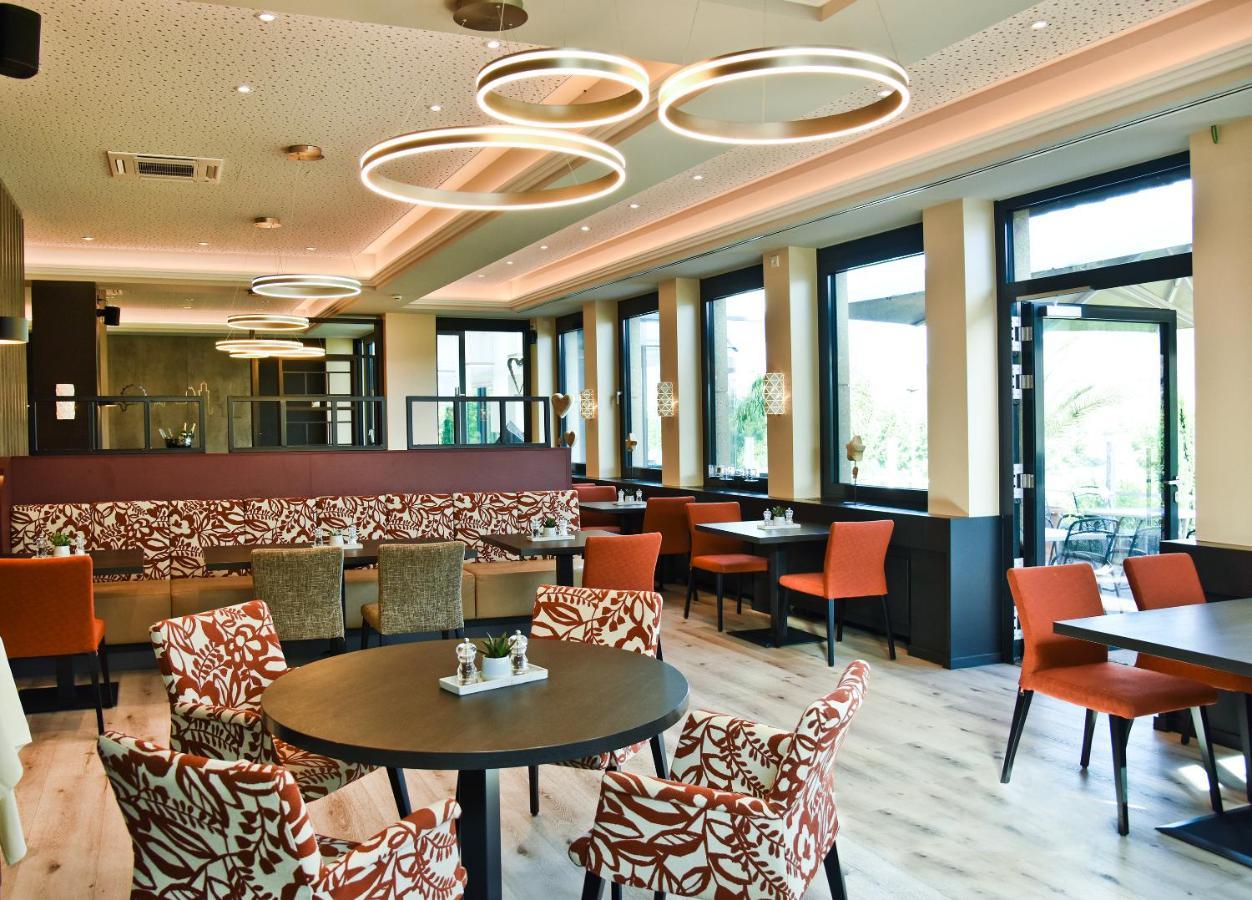 Parkhotel "Am Schaenzchen" Andernach Exterior photo