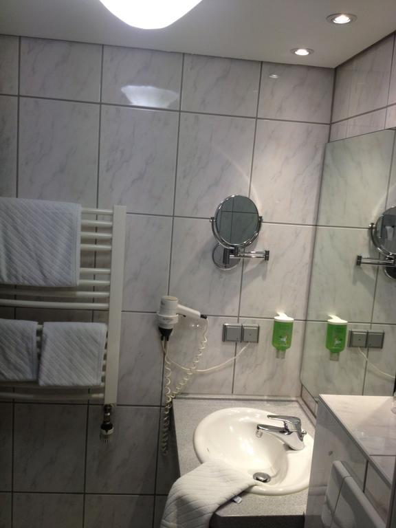 Parkhotel "Am Schaenzchen" Andernach Room photo