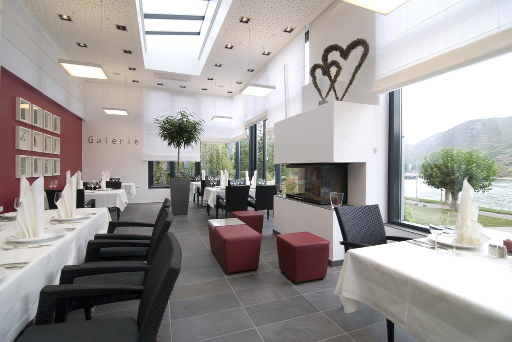 Parkhotel "Am Schaenzchen" Andernach Exterior photo